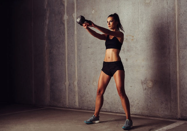 Allenamento HIIT a Casa: 3 Circuiti Semplici per Costruire Muscoli Magri in Meno di 30 Minuti